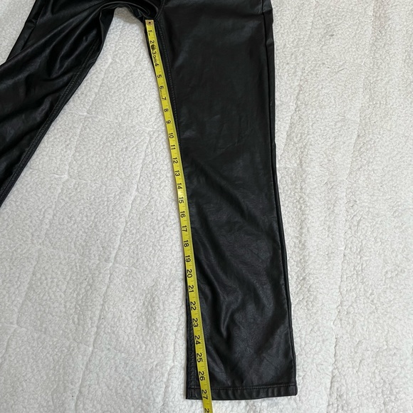 Vegan leather straight leg pants - Picture 9 of 11